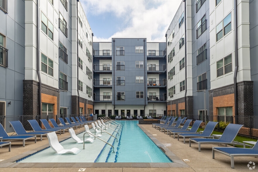 Resort-Style Pool with Sun Deck and Lounge Seating - Eastside Heights