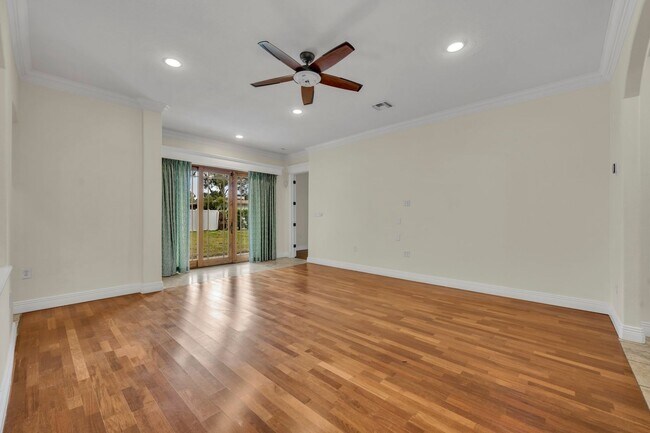 Building Photo - Gorgeous Winter Park Home