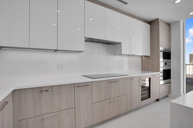 Building Photo - 151 N Seabreeze Blvd