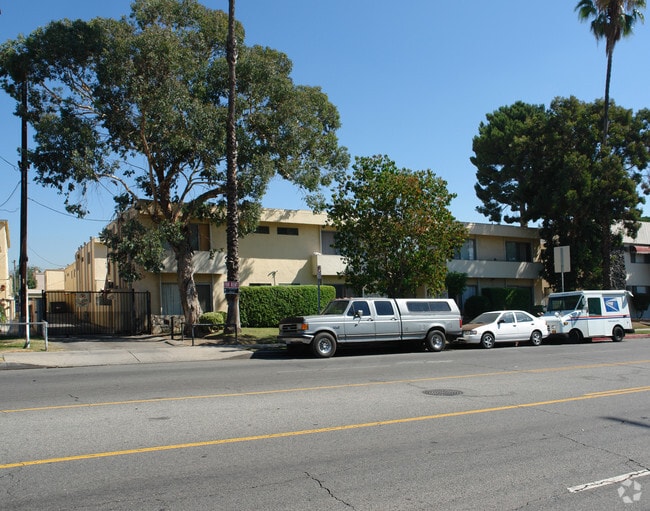Building Photo - Oxnard Apartments