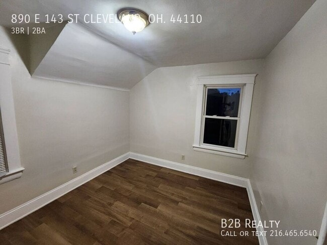 Building Photo - 890 E 143rd St