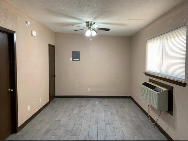 Primary Photo - 226 Cherry St