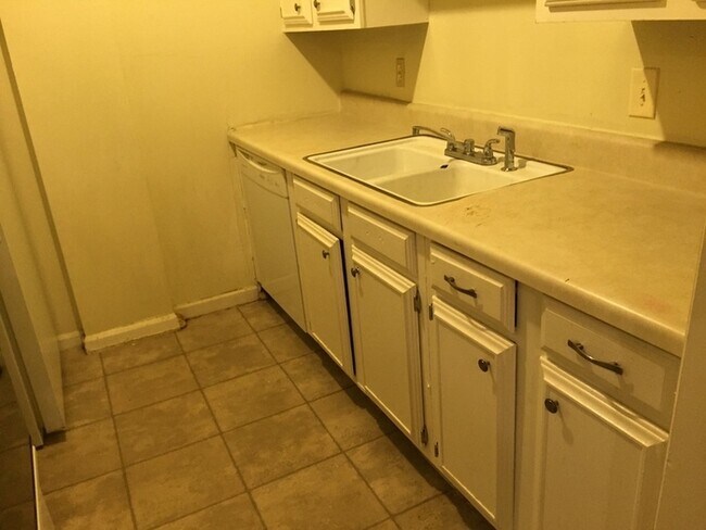 Building Photo - 3 Bed/2 Bath 2-Story Duplex in Prattville