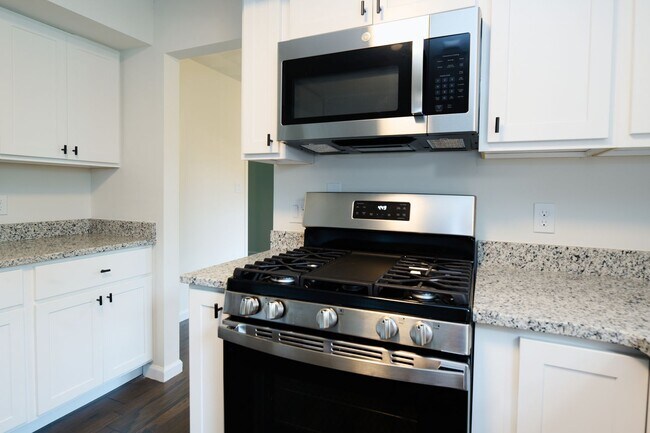 Building Photo - 3017 Fairchild Ln