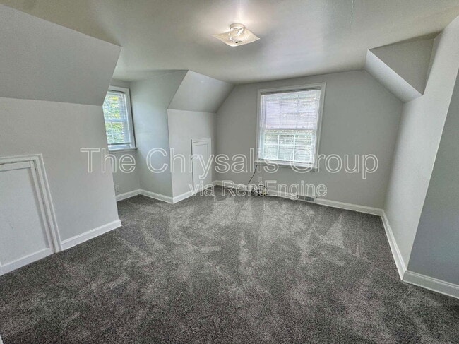 Building Photo - 512 W Stanton St
