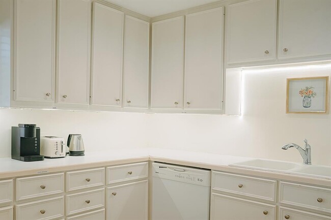 Building Photo - 6313 Crab Orchard Rd