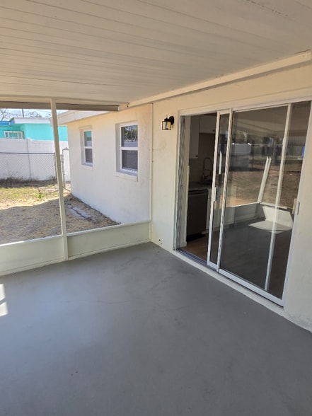 Building Photo - 7213 Seward Dr