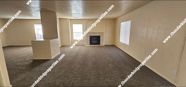 Building Photo - Spacious 4 bedroom, 3 bathroom in Ventana ...
