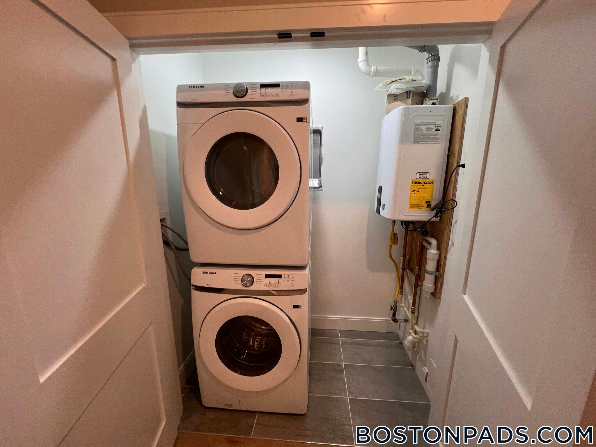 Building Photo - 157 Everett St