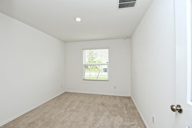 Building Photo - 2108 Golden Grain Ln