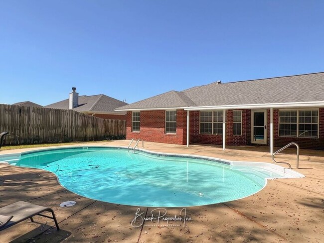 Building Photo - 2634 Southern Oaks Dr