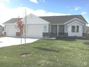 Building Photo - LOVELY VINEYARD RAMBLER FOR RENT