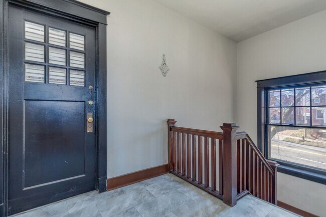 Building Photo - 1340 McCausland Ave