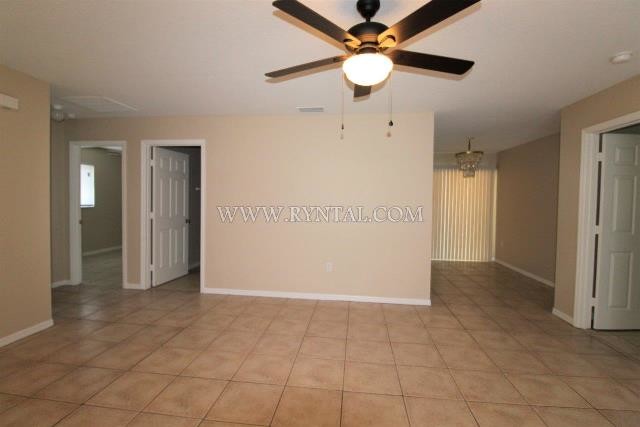 Building Photo - 2311 18th Ave E