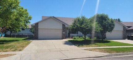 Building Photo - Spacious West Sioux Falls Twinhome with Great Location - Snow and Lawncare Included!!!