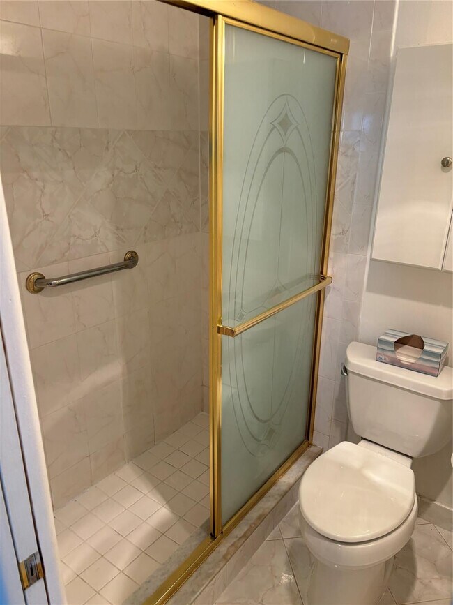 Building Photo - 4053 Cornwall C