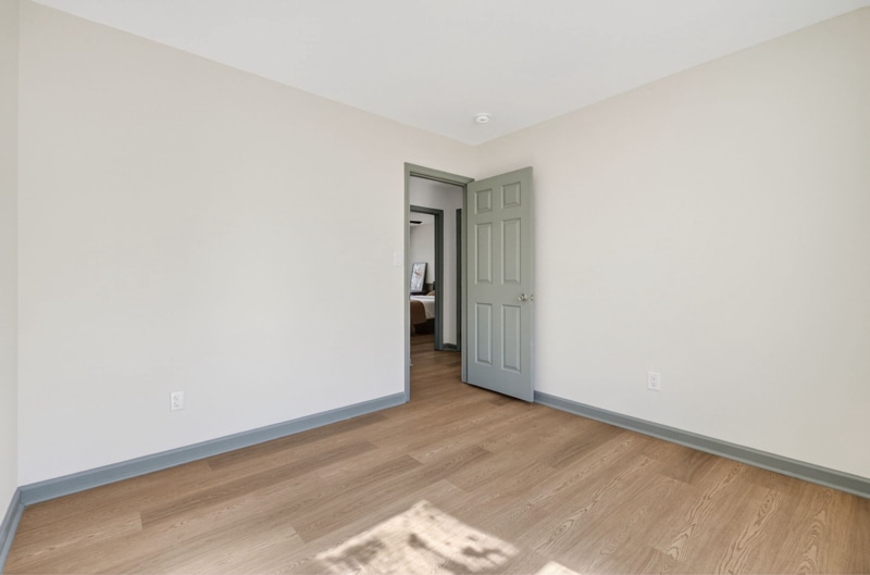 Building Photo - 421 Danielle Dr