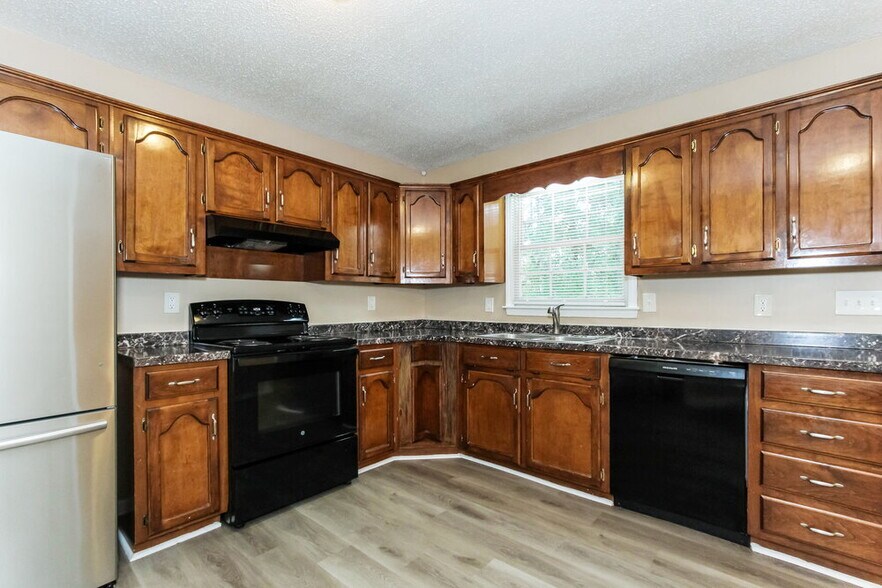 Building Photo - 1233 Willow Creek Pl