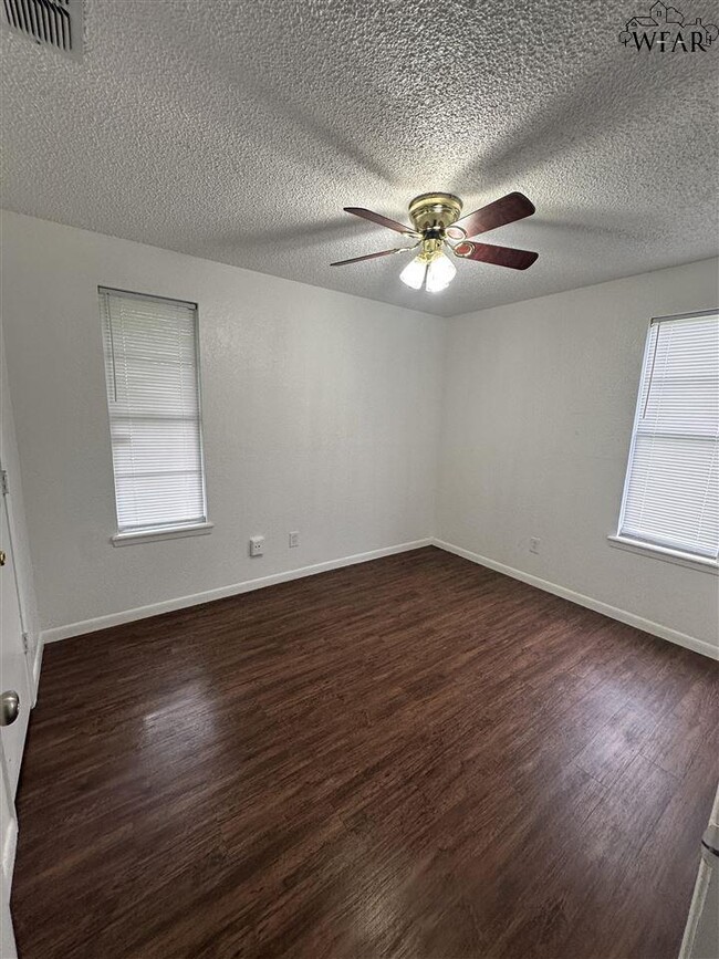 Building Photo - 2943 McGaha Ave