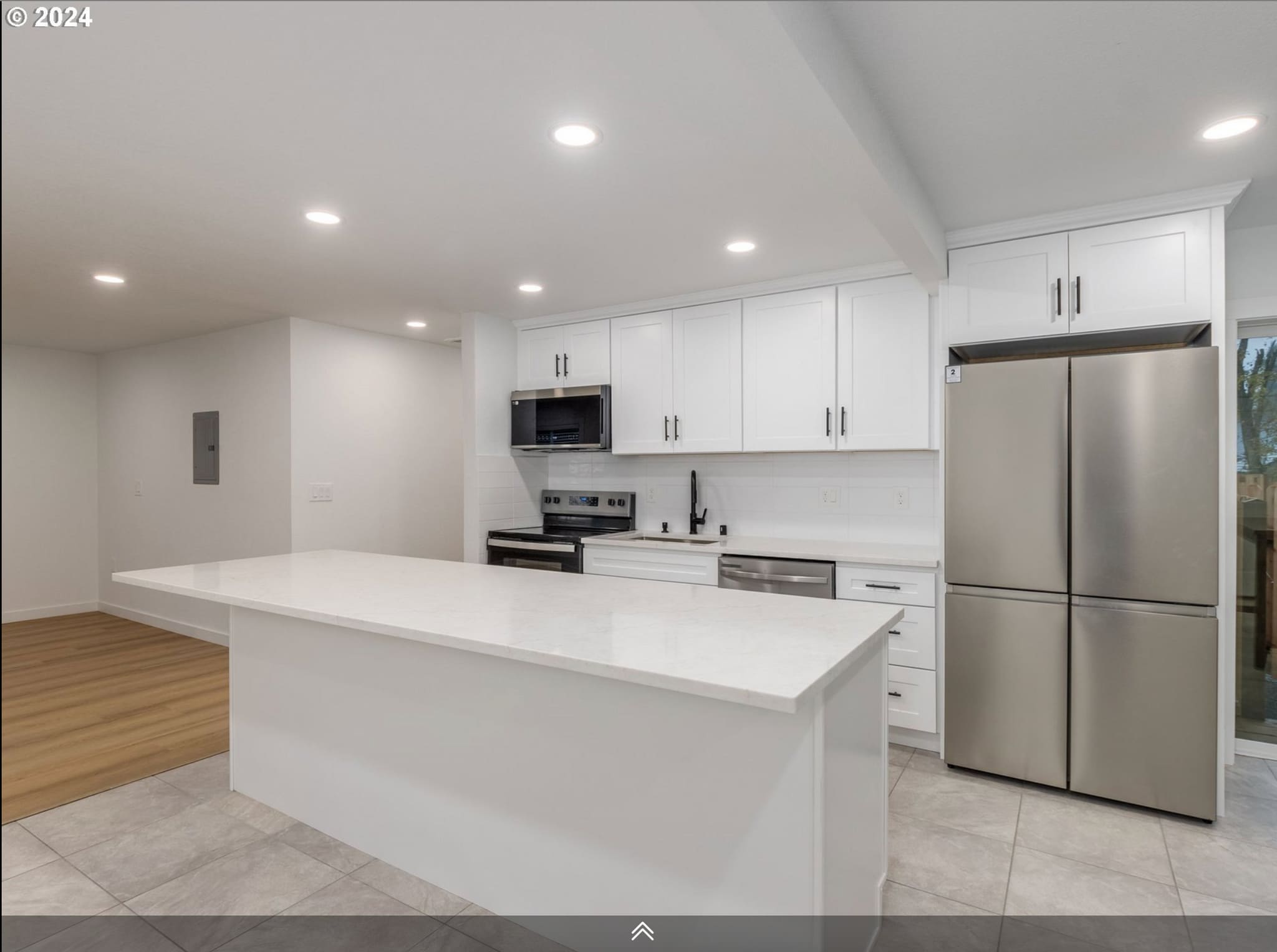 Building Photo - 3805 E 11th St