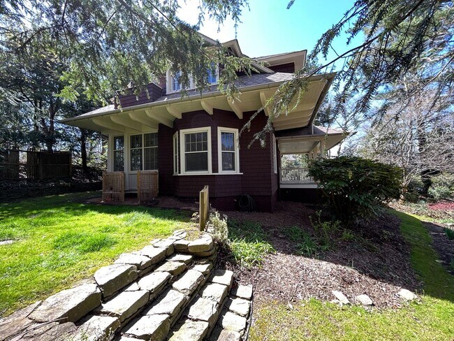 Building Photo - North AVL -  Renovated Arts & Crafts Cottage
