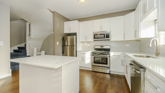Building Photo - 3743 W Armitage Ave