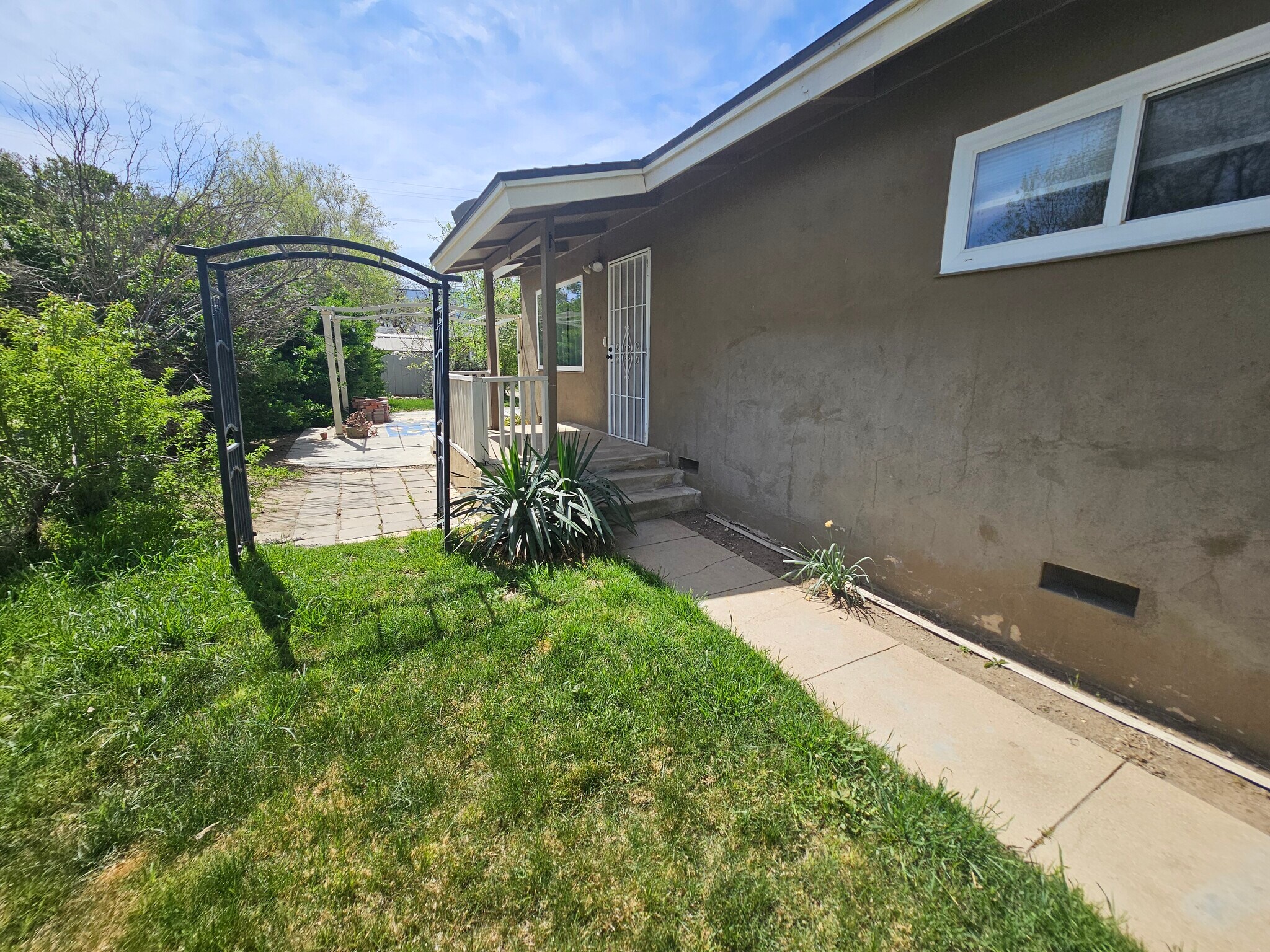 Building Photo - 228 W E St