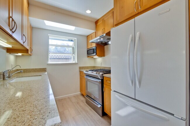 Building Photo - Single Story Townhome in Cherry Chase Neighborhood of Sunnyvale!