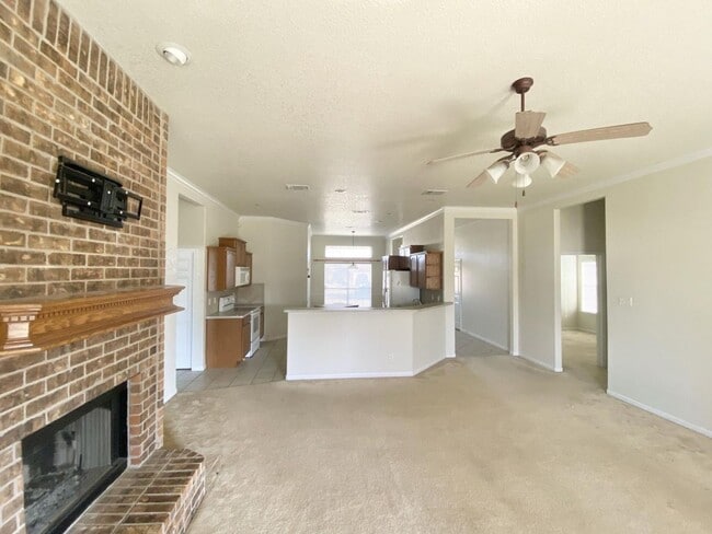 Building Photo - AVAILABLE SOON!