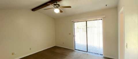 Building Photo - 128 Meadow Woods Ln