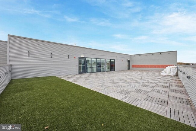 Building Photo - 4240 Chestnut St