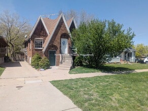Building Photo - 2 Bed 1 Bath