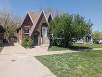 Building Photo - 2 Bed 1 Bath