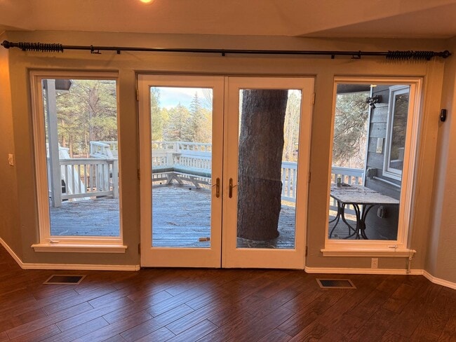 Building Photo - Gorgeous Flagstaff Rental