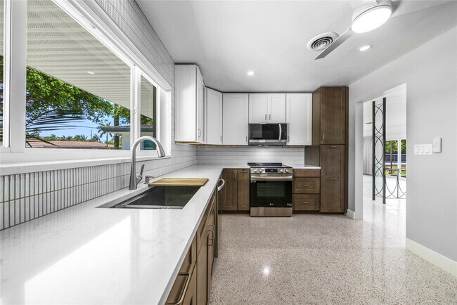 Building Photo - 3140 Calle Largo Dr