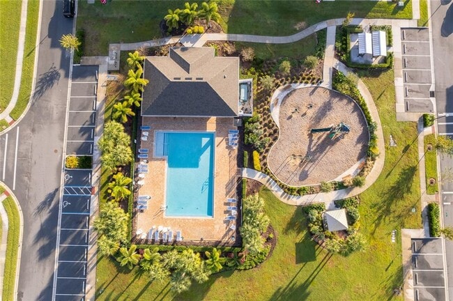 Building Photo - 2110 Charming Ave