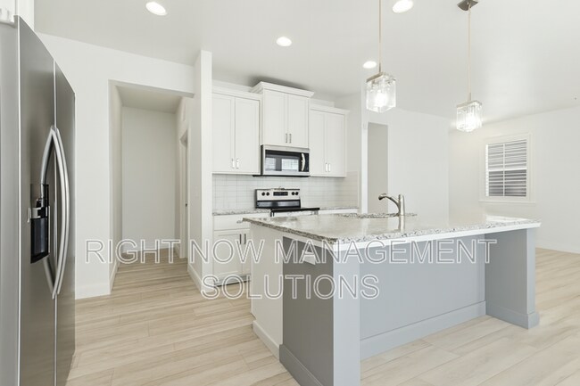 Building Photo - 6376 E Payson Dr