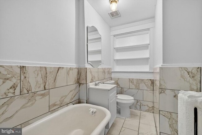 Building Photo - 2731 4th St NE
