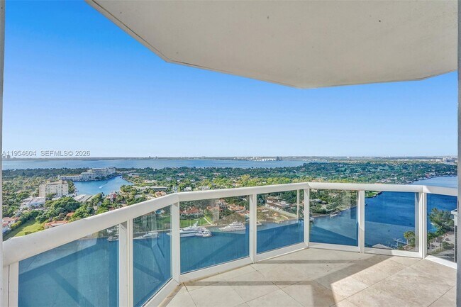 Building Photo - 4775 Collins Ave