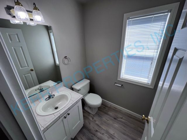 Building Photo - Charming 3 Bed/2.5 Bath Clackamas Home with 1846 sq ft - A Must-See Rental Property!