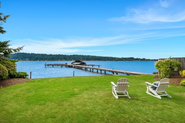 Building Photo - 4Bd/2.25Ba Bellevue House