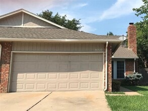 Building Photo - UNION Schools 3/2/2 near High School and Woodland Hills Mall.