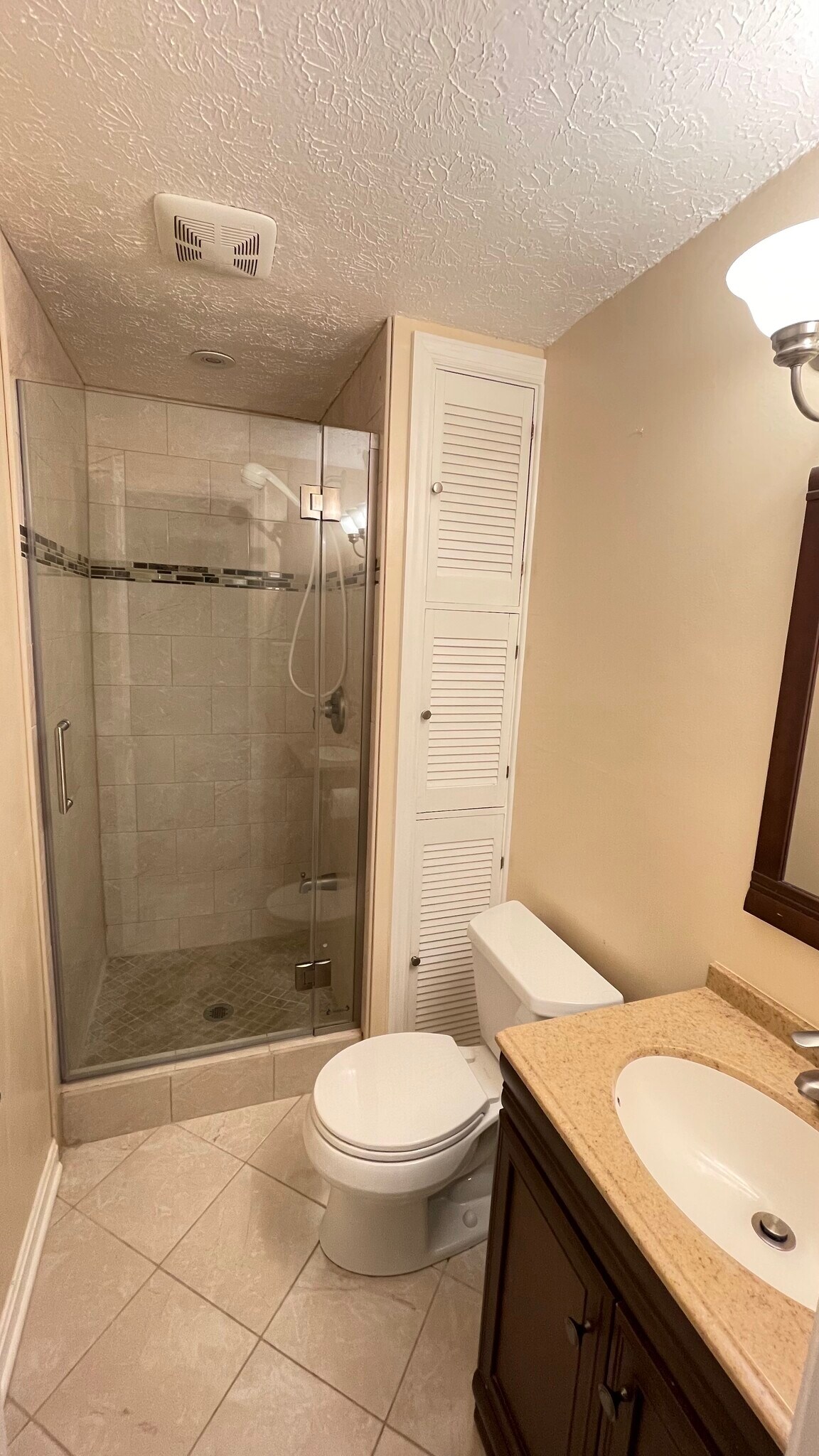 Building Photo - 8559 Wheatfield Way
