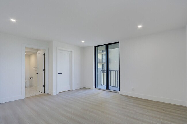 Building Photo - 200 Ocean Trail Way