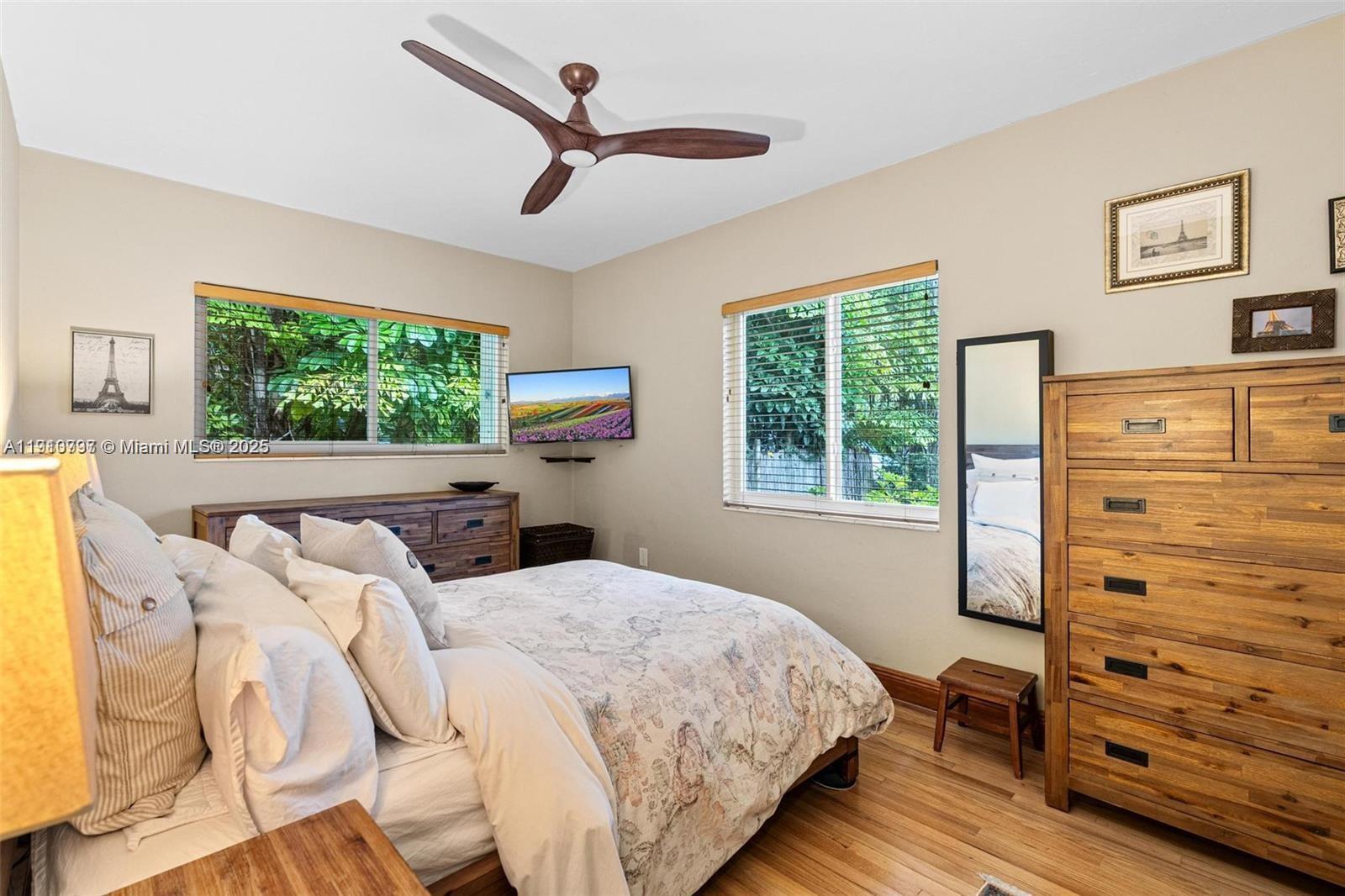 Building Photo - 2431 Overbrook St