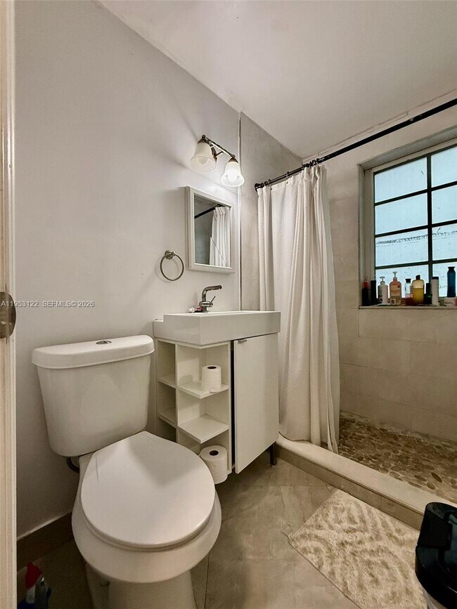 Building Photo - 600 12th St