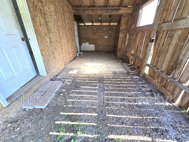Building Photo - 2326 Grove St