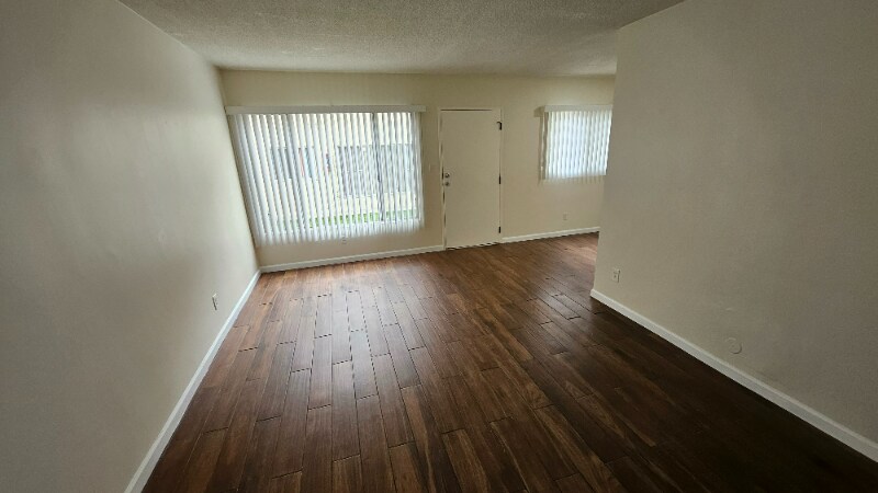 Building Photo - 866 W 126th St