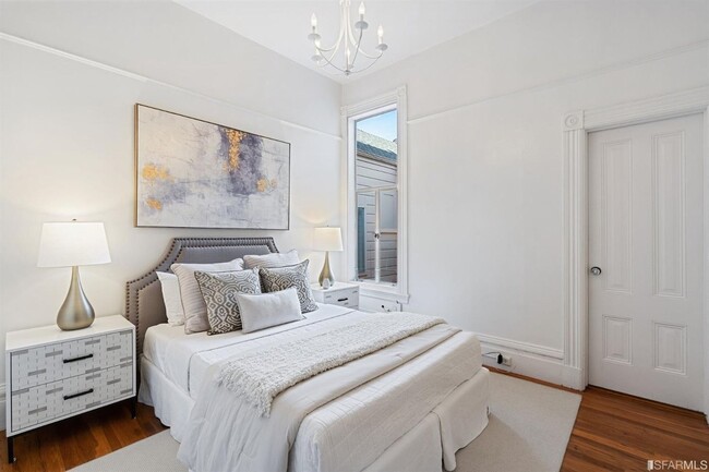 Building Photo - NEW! Stunning Pacific Heights Top-Floor Co...