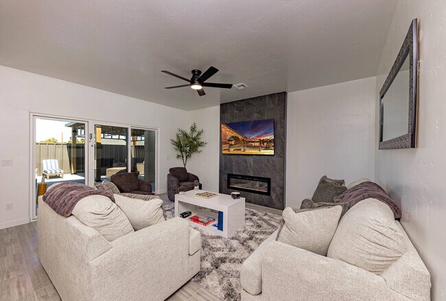 Building Photo - 3611 Breakwater Dr